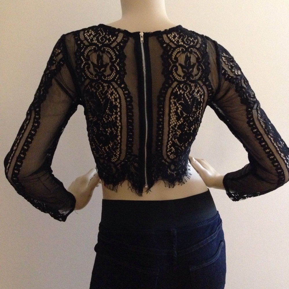 LAST 3! SALE!  New Lace Crop Top - Picture 3 of 4